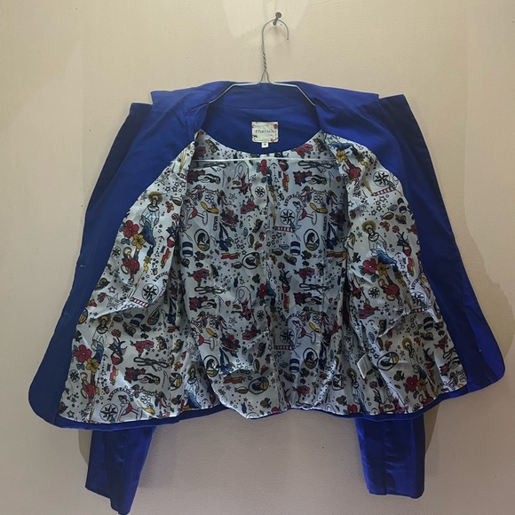 Woman size small blue blazer with designs - Picture 2 of 7